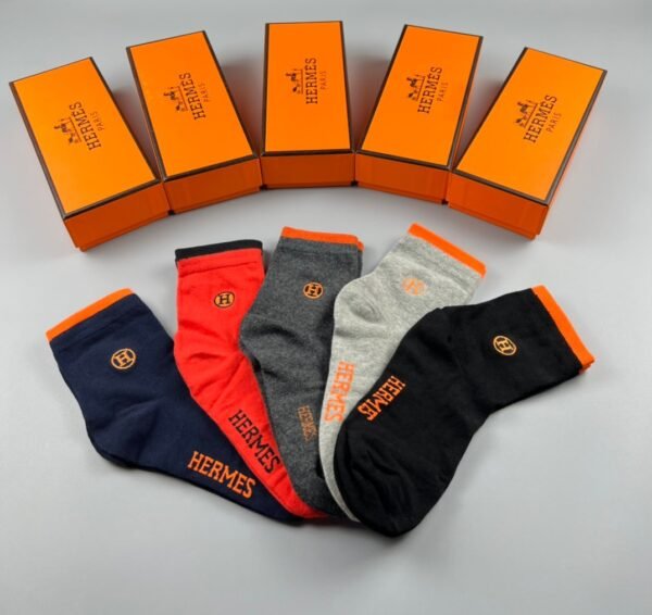 Hermes  Exquisite boxed socks made of pure cotton quality, packaged in a box of 5 pairs