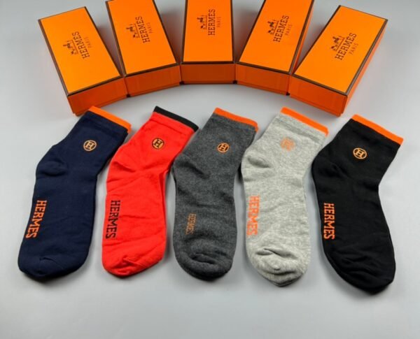 Hermes  Exquisite boxed socks made of pure cotton quality, packaged in a box of 5 pairs