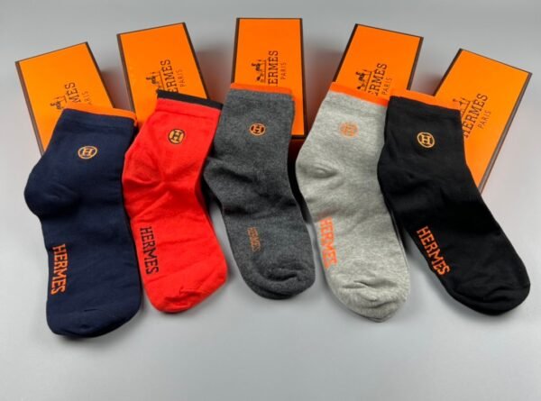 Hermes  Exquisite boxed socks made of pure cotton quality, packaged in a box of 5 pairs