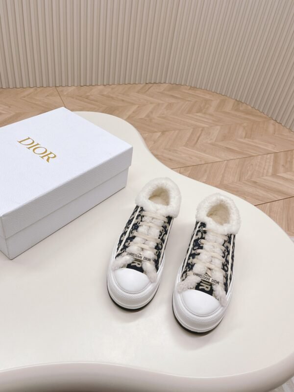 DIOR’s new winter sneakers are lined with wool