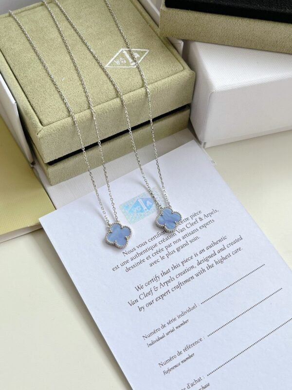 Van Cleef & Arpels Chalcedony Necklace VAC Chalcedony Four-Leaf Clover Necklace Premium Edition