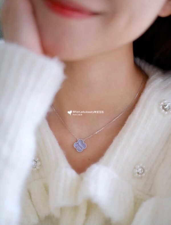 Van Cleef & Arpels Chalcedony Necklace VAC Chalcedony Four-Leaf Clover Necklace Premium Edition