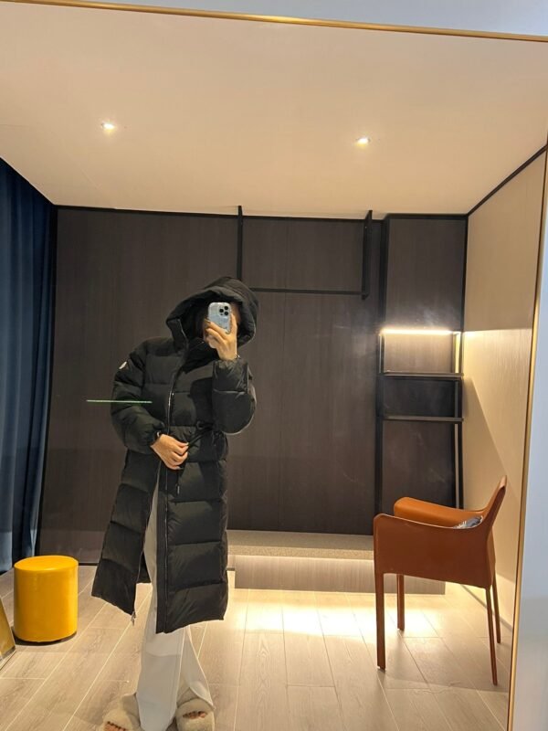 Moncler The latest autumn and winter Bondree series women’s long waist down jacket