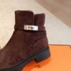 Hermès classic Kelly boots are made of calfskin leather and lambskin leather lining. High-end autumn and winter boots