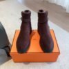 Hermès classic Kelly boots are made of calfskin leather and lambskin leather lining. High-end autumn and winter boots