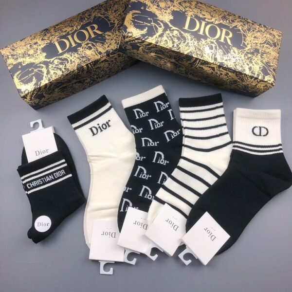 DIOR Men’s and Women’s Same Style Socks, made of pure cotton, with a quality of 5 pairs per box
