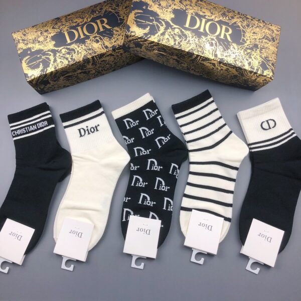 DIOR Men’s and Women’s Same Style Socks, made of pure cotton, with a quality of 5 pairs per box