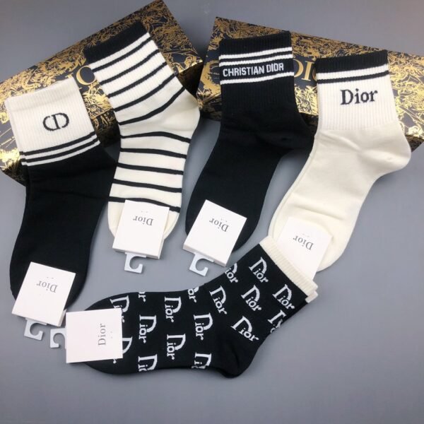 DIOR Men’s and Women’s Same Style Socks, made of pure cotton, with a quality of 5 pairs per box