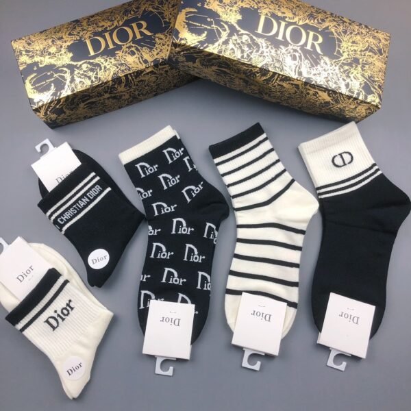 DIOR Men’s and Women’s Same Style Socks, made of pure cotton, with a quality of 5 pairs per box