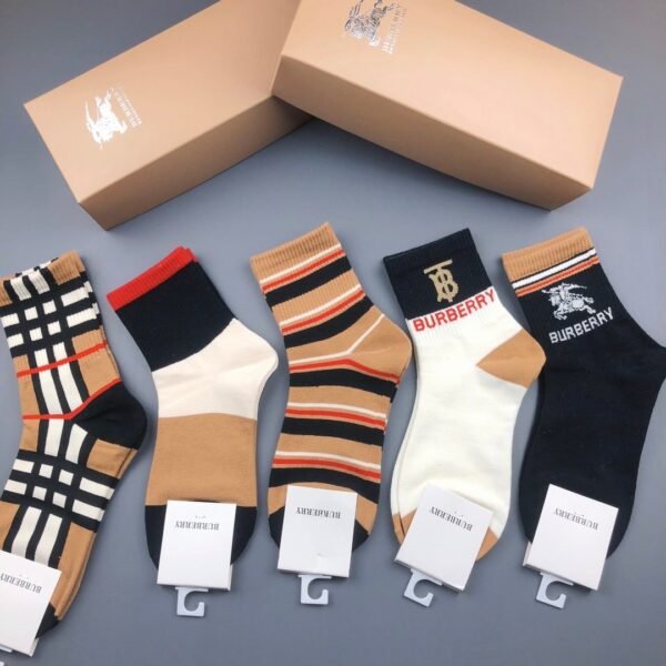 Burberry new mid length socks for autumn and winter, made of pure cotton quality, in a box of 5 pairs