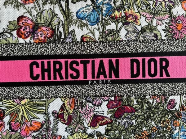 DIOR Embroidered floral tote bag 26.5X21X14cm