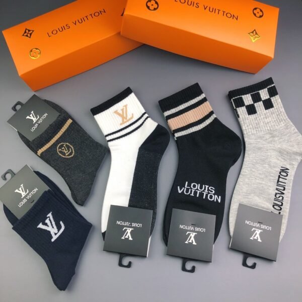 Louis Vuitton socks for both men and women, made of pure cotton quality, in a box of 5 pairs
