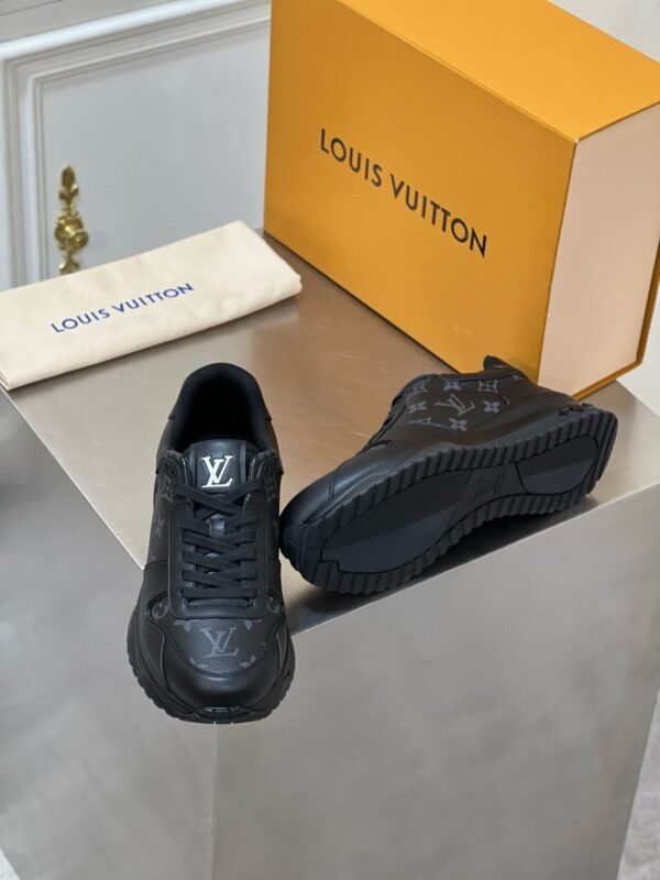 Louis Vuitton High-end men’s sports shoes