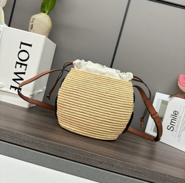 Loewe raffia and cow leather honeycomb basket handbag woven bag Size:  22x12x22cm Premium