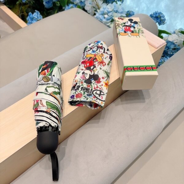 GUCCI Mickey’s five fold hand open folding umbrella