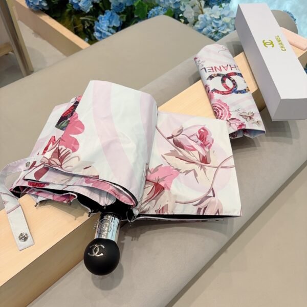 CHANEL lollipop ???? Triple fold automatic folding umbrella