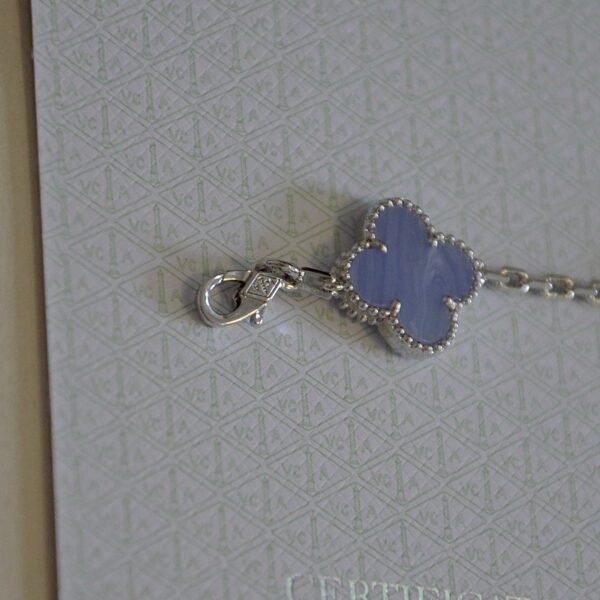 Van Cleef & Arpels Chalcedony Necklace VAC Chalcedony Four-Leaf Clover Five-Flower Bracelet Premium Edition