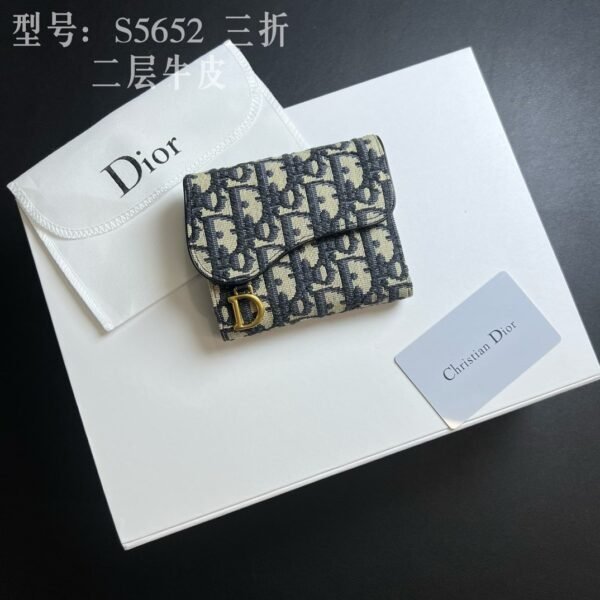miumiu Pocket small wallet cowhide material