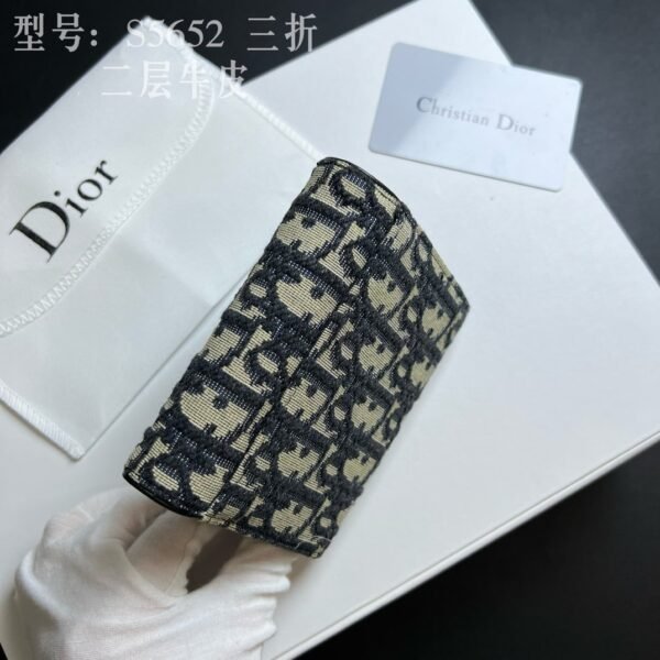 miumiu Pocket small wallet cowhide material