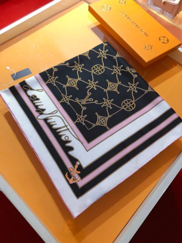 Louis Vuitton official website new spring and summer 90x90cm square scarf
