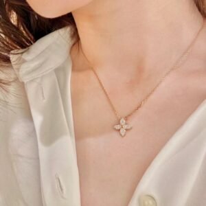 i1717411013_703_3.jpg Louis Vuitton floral diamond four-leaf clover necklace