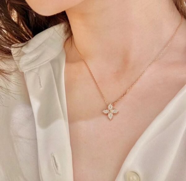 Louis Vuitton floral diamond four-leaf clover necklace