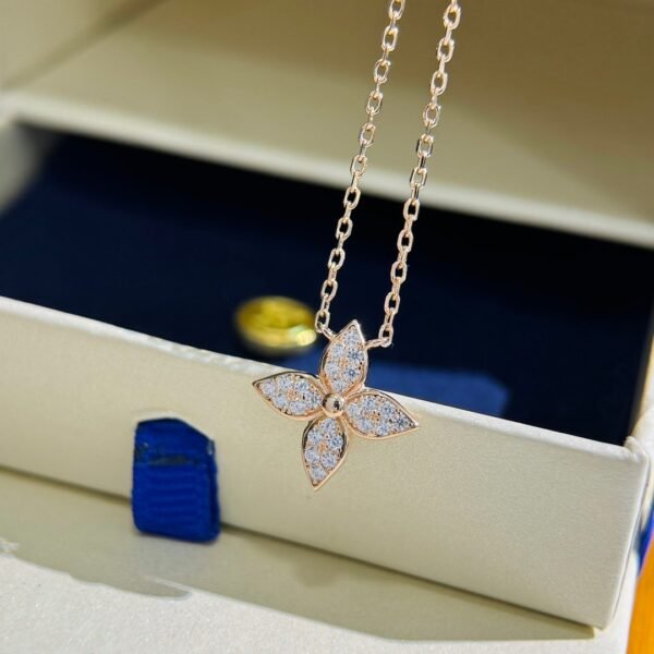 Louis Vuitton floral diamond four-leaf clover necklace