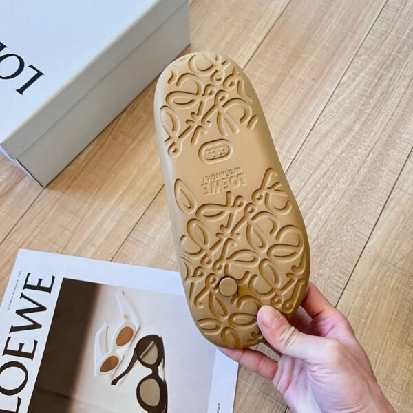 LOEWE Ball Flip-flops slippers