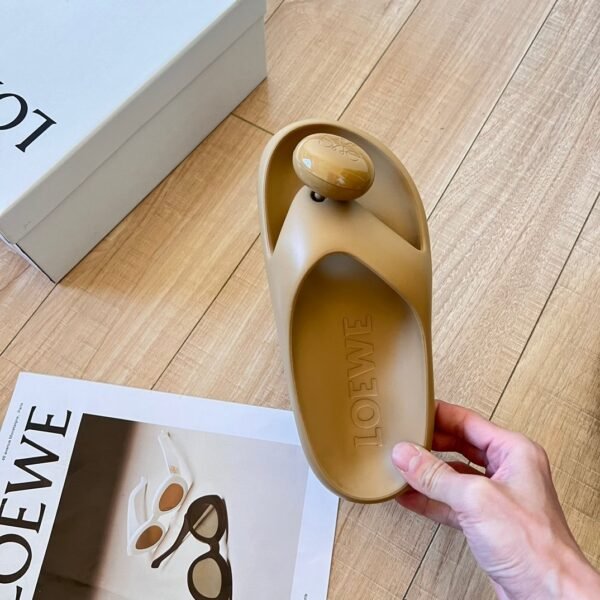 LOEWE Ball Flip-flops slippers