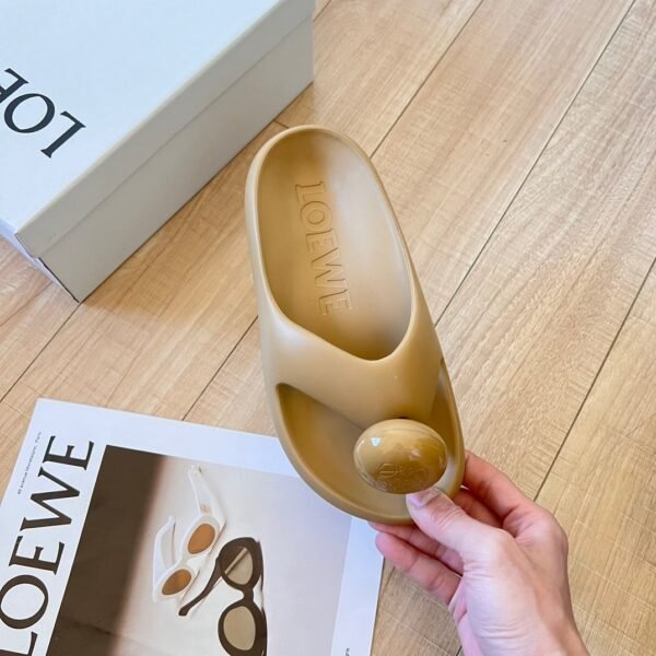 LOEWE Ball Flip-flops slippers