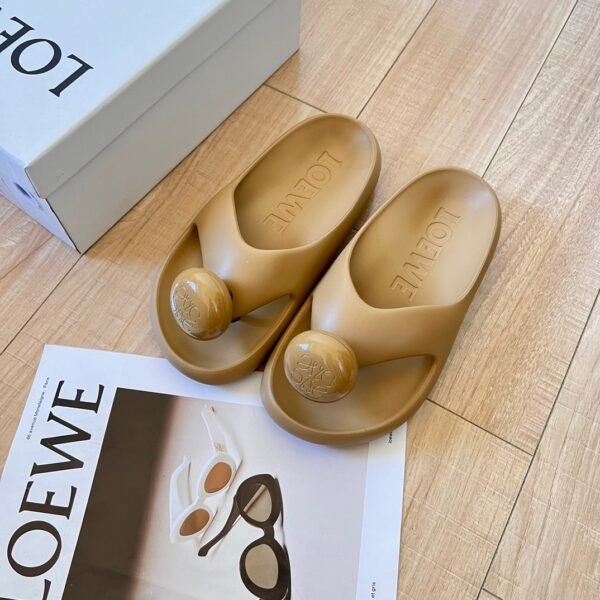 LOEWE Ball Flip-flops slippers
