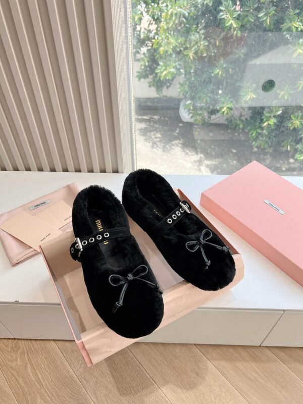 miumiu New loafers thickened encrypted wool advanced version