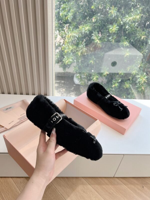 miumiu New loafers thickened encrypted wool advanced version