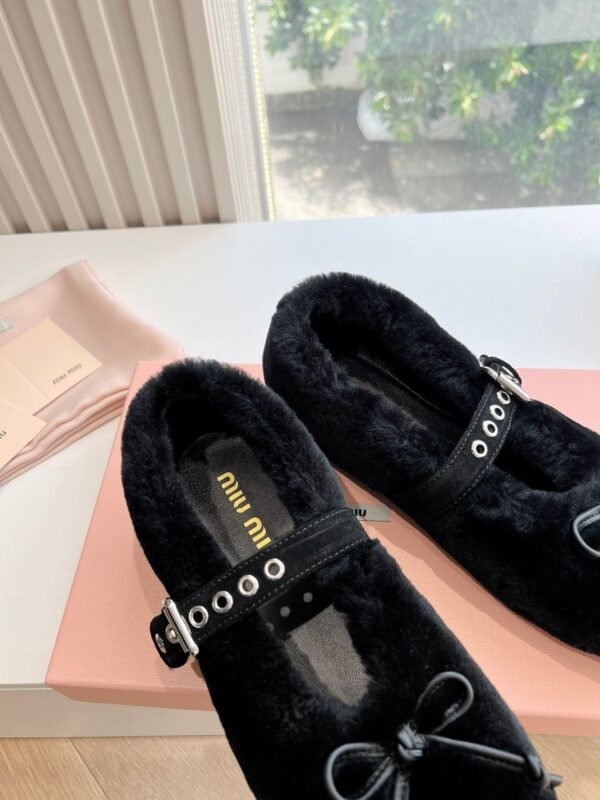miumiu New loafers thickened encrypted wool advanced version