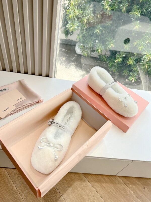 miumiu New loafers thickened encrypted wool advanced version