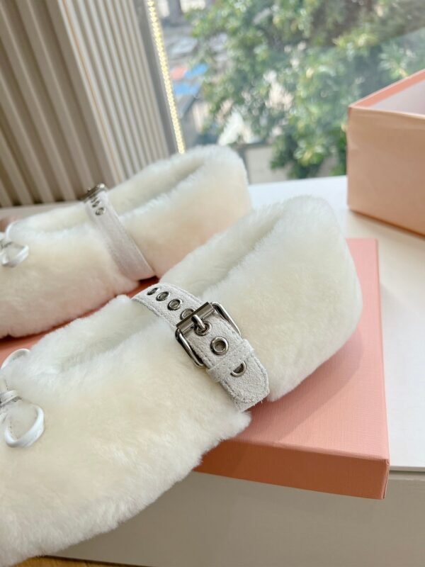 miumiu New loafers thickened encrypted wool advanced version