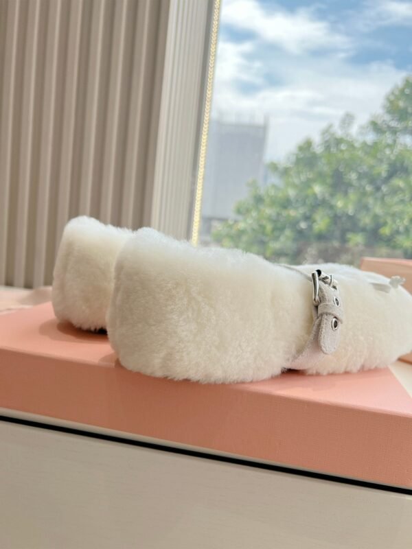 miumiu New loafers thickened encrypted wool advanced version