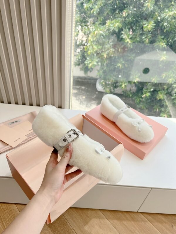 miumiu New loafers thickened encrypted wool advanced version