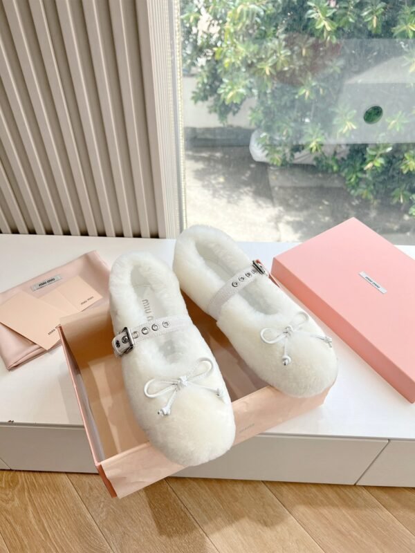 miumiu New loafers thickened encrypted wool advanced version