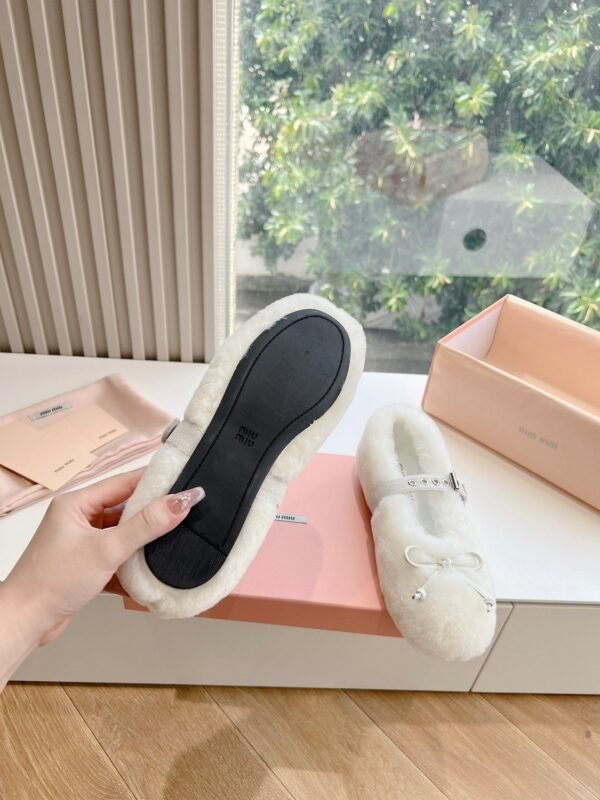miumiu New loafers thickened encrypted wool advanced version