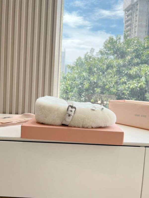 miumiu New loafers thickened encrypted wool advanced version