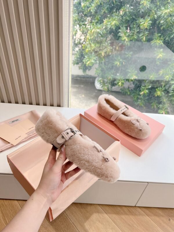 miumiu New loafers thickened encrypted wool advanced version