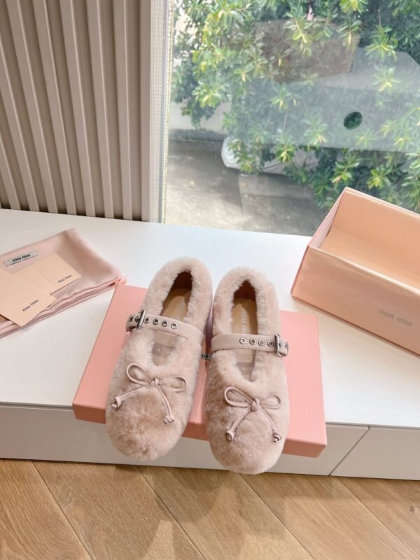 miumiu New loafers thickened encrypted wool advanced version