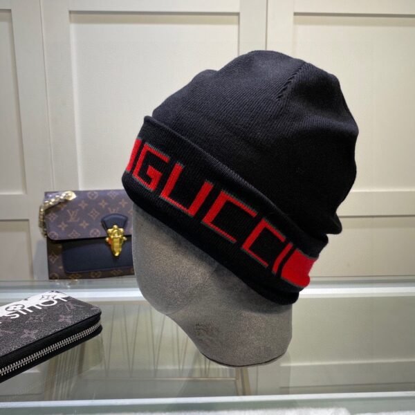 GUCCI New product on the official website with decorative double-layer knitted hat