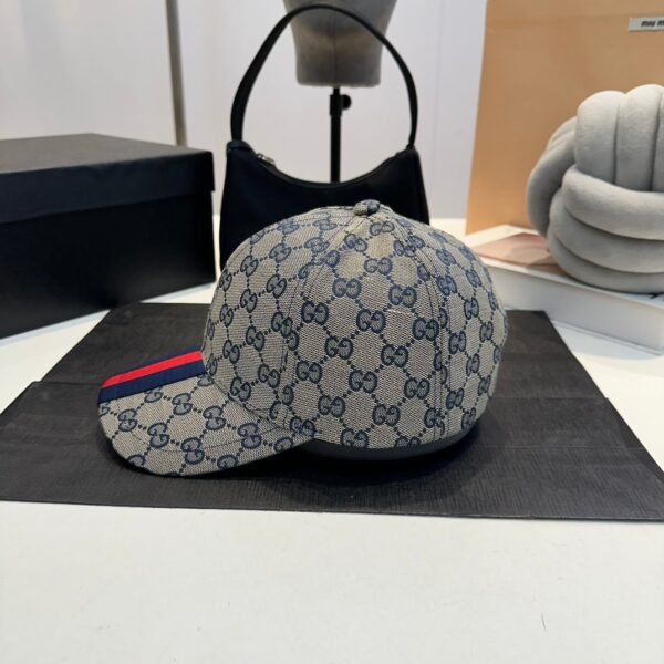 GUCCI baseball cap