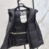 MaxMara The latest autumn and winter simple hooded down vest H version design