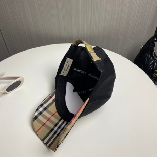 Burberry baseball cap