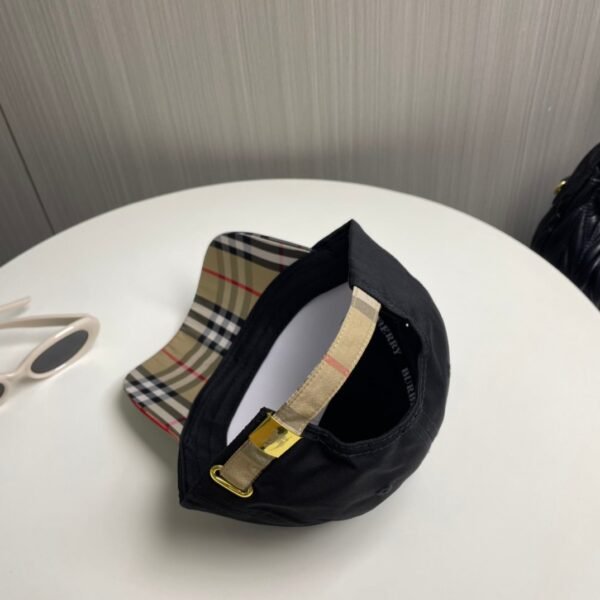 Burberry baseball cap