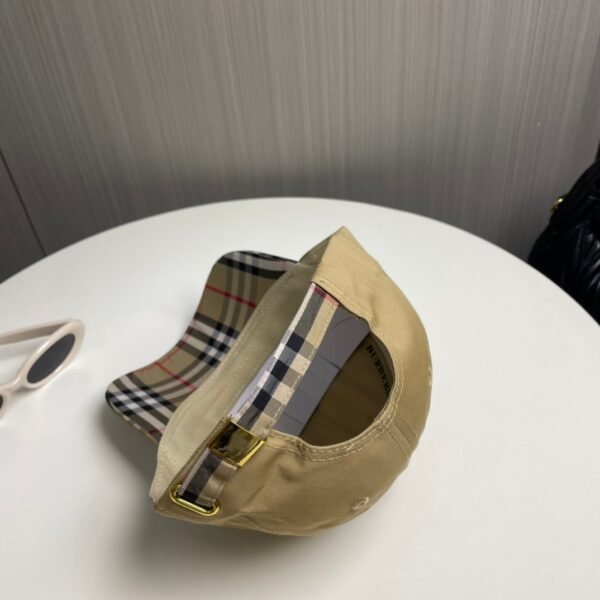 Burberry baseball cap