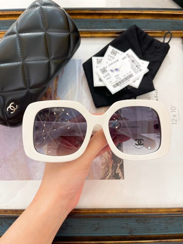 CHANEL sunglasses